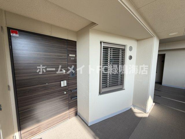 サンメゾン野並サウスヒルズアベニューの玄関