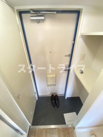 大阪市淀川区東三国６丁目の賃貸マンションの玄関