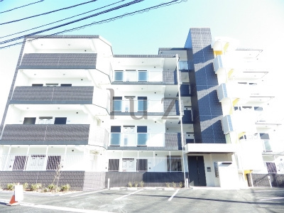 ミラージュ新子安の外観