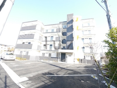 ミラージュ新子安の駐車場
