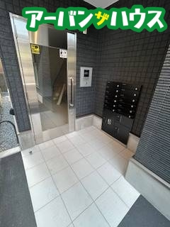 月光　神田町のエントランス