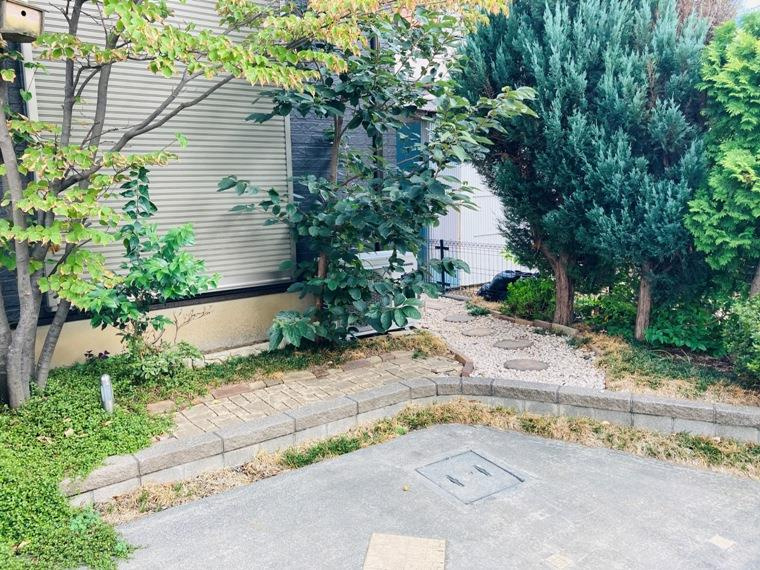 大和田戸建の庭