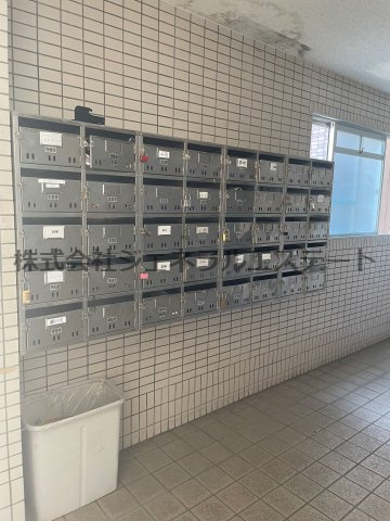 プレアール寝屋川高柳のロビー