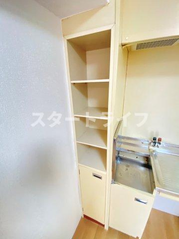 大阪市淀川区西中島５丁目の賃貸マンションの収納