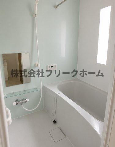 小金井市中町３丁目のアパートの浴室
