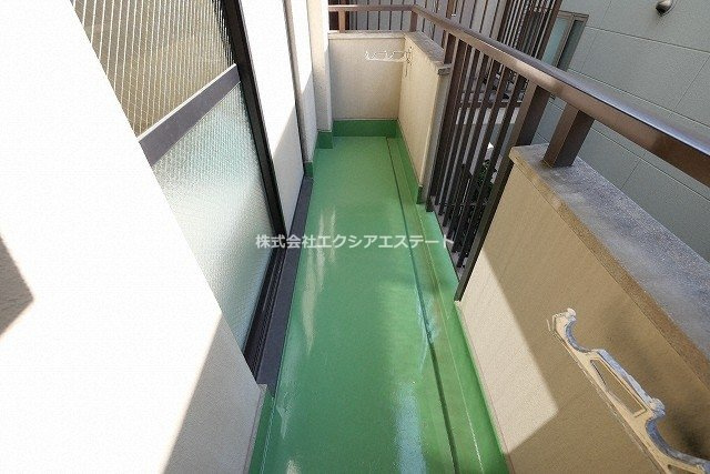 大阪市阿倍野区阿倍野筋３丁目の賃貸マンションのバルコニー
