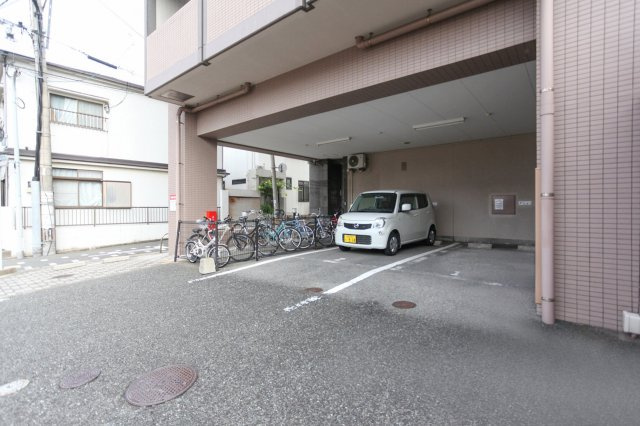 ダイナコートエスタディオ大濠公園Ⅱ　10階の駐車場