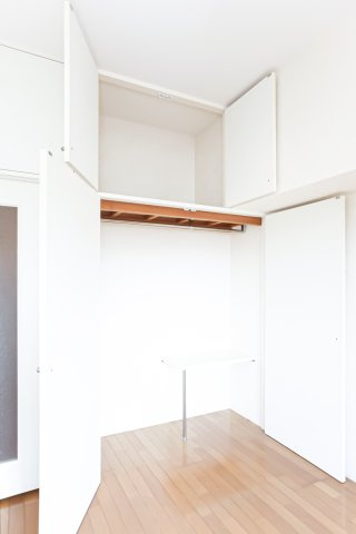 ダイナコートエスタディオ大濠公園Ⅱ　10階の収納|別号室のもの（反転タイプ）です。現状優先になります。