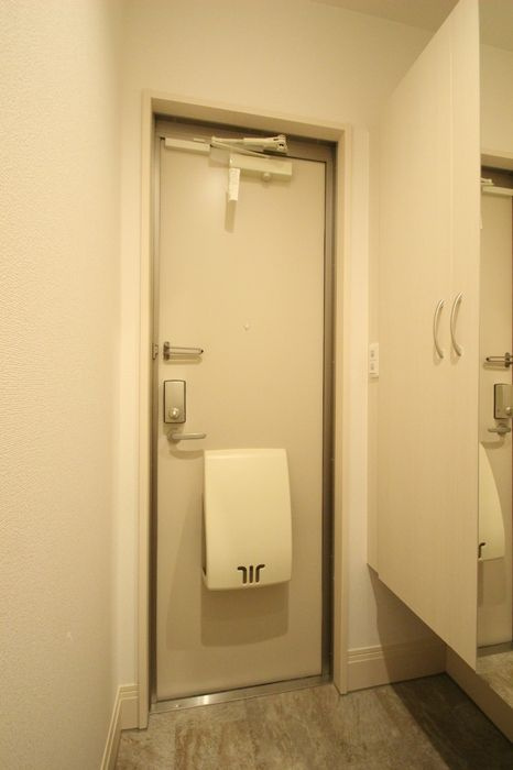 サンクタス　OMORIの玄関