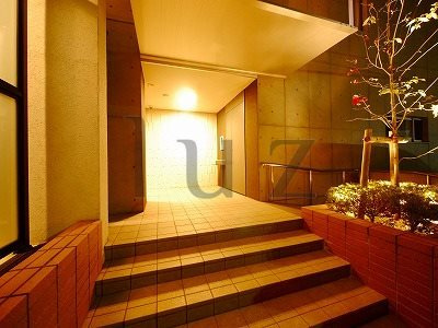 クレサール横中のエントランス