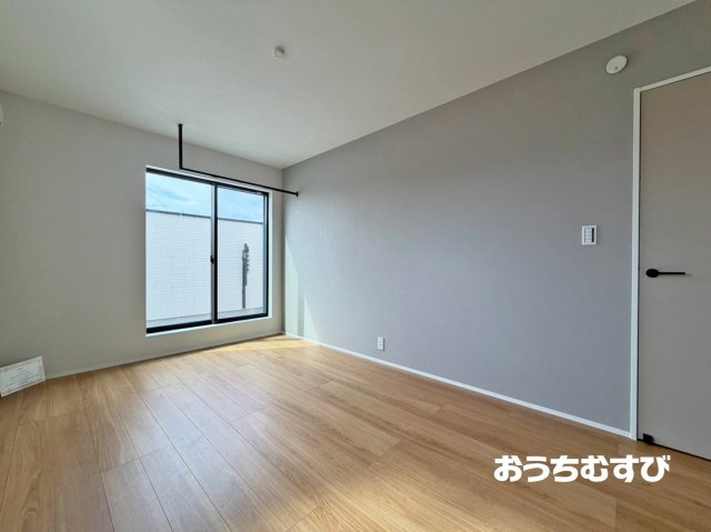 春日井市高山町6期(全3棟)の洋室