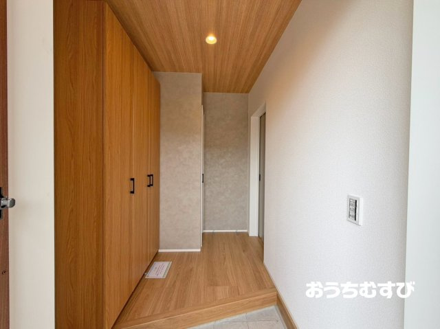 春日井市高山町6期(全3棟)の玄関