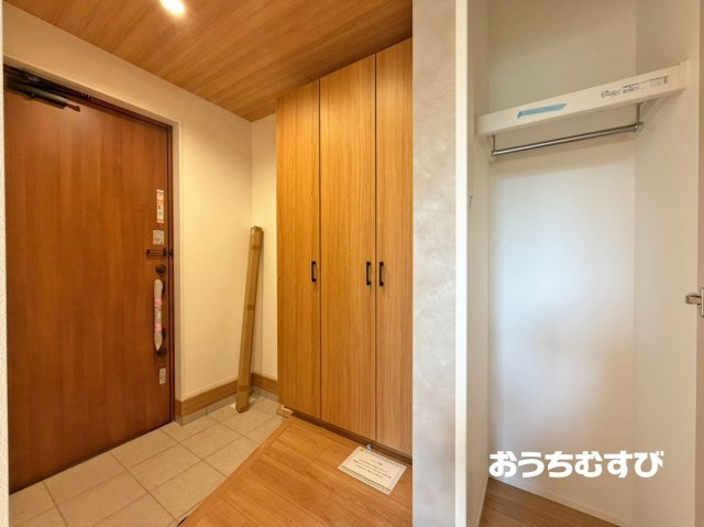 春日井市高山町6期(全3棟)の玄関