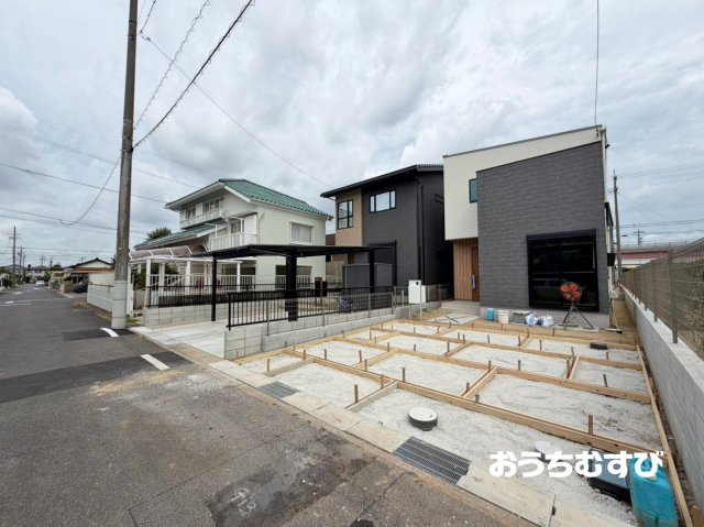 春日井市高山町6期(全3棟)の前面道路含む現地写真