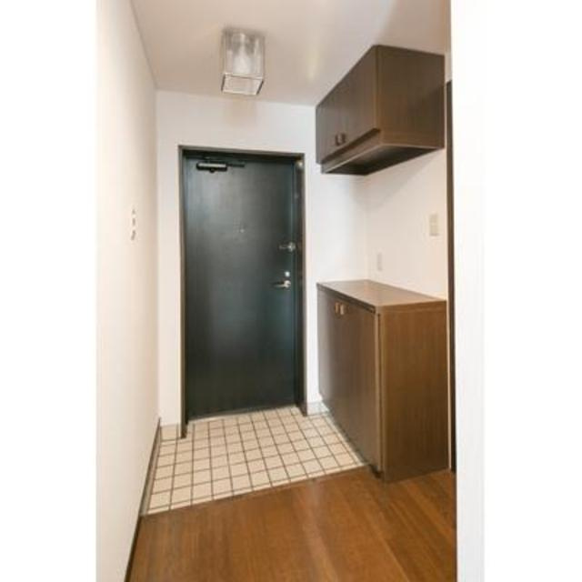 カーザ・エッチェルサ世田谷の玄関|※写真は同タイプ住戸です。