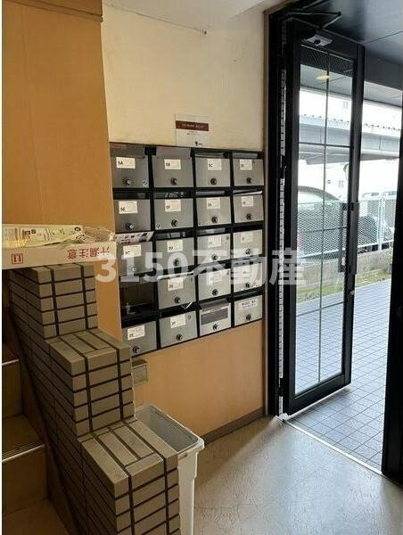 ブラウンアベニューカメタのエントランス