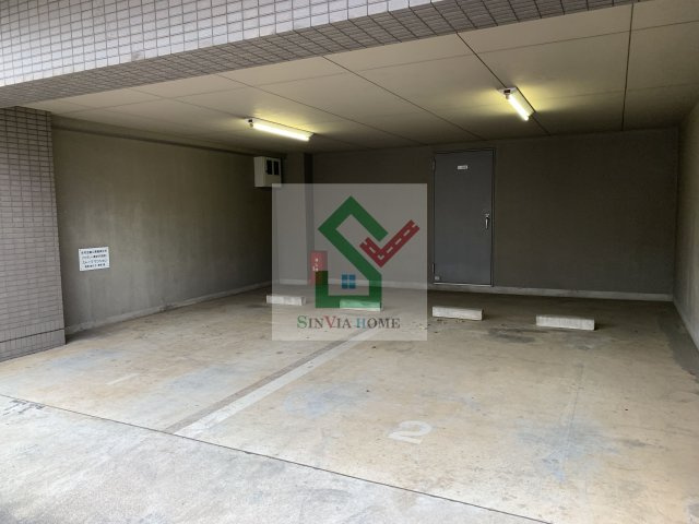 田無町7丁目マンションの駐車場