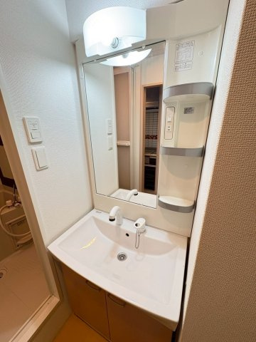 福岡市博多区中呉服町の賃貸マンションの独立洗面台