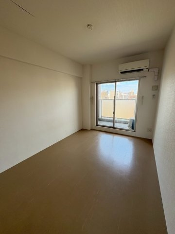 福岡市博多区中呉服町の賃貸マンションの居間・リビング