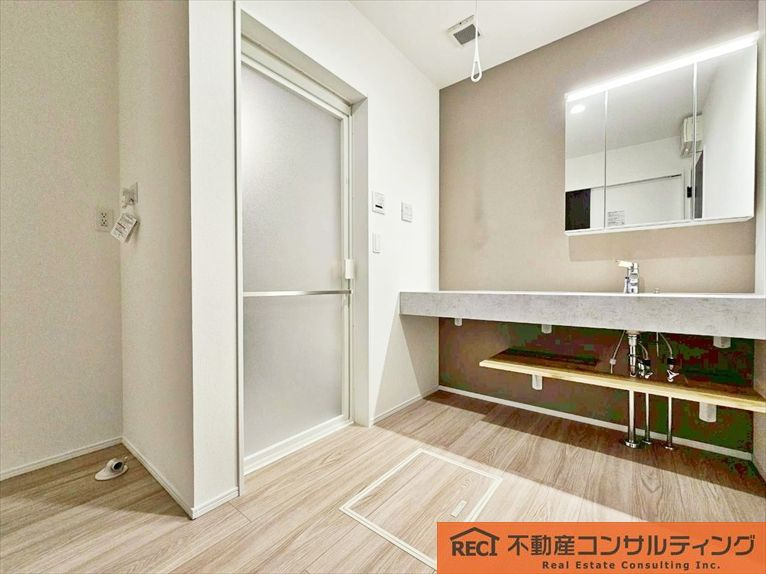 神戸市灘区高尾通1丁目　新築戸建　2号棟の独立洗面台
