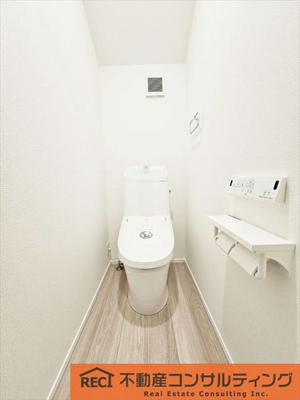 神戸市灘区高尾通1丁目　新築戸建　2号棟のトイレ
