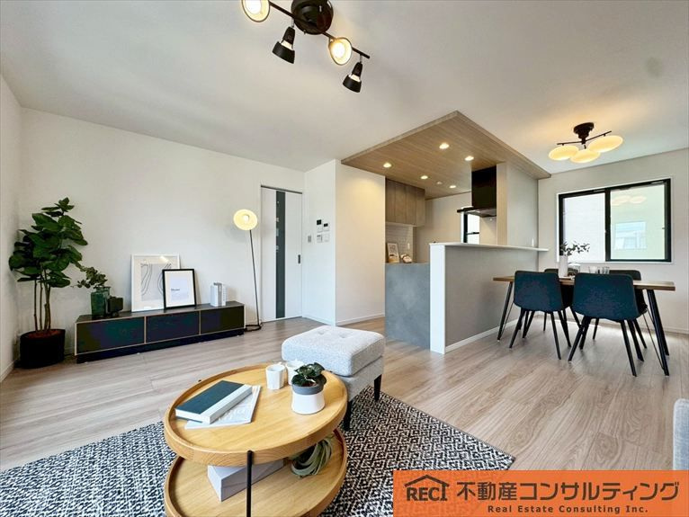 西宮市南甲子園2丁目　新築戸建の内装