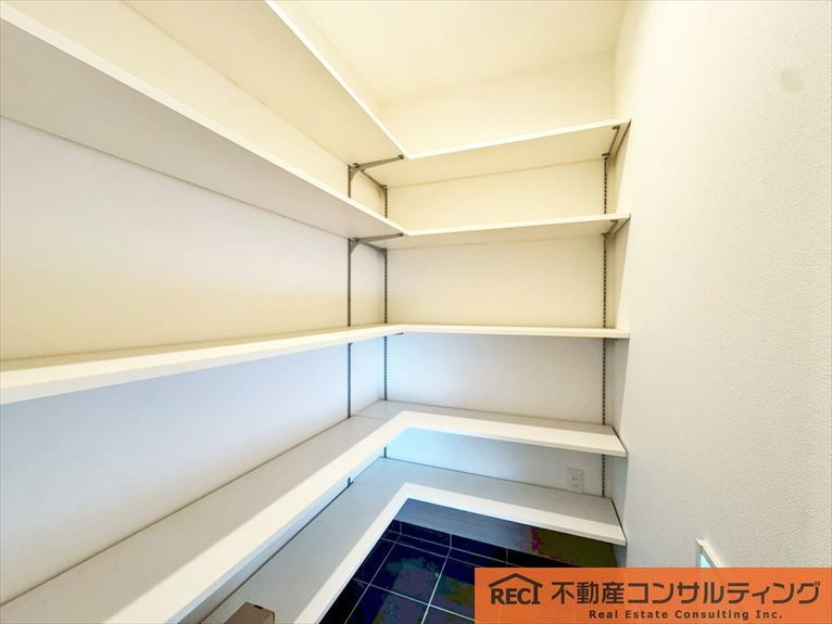 西宮市南甲子園2丁目　新築戸建の内装