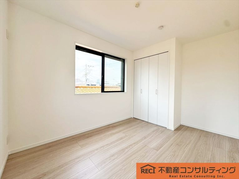 西宮市南甲子園2丁目　新築戸建の洋室