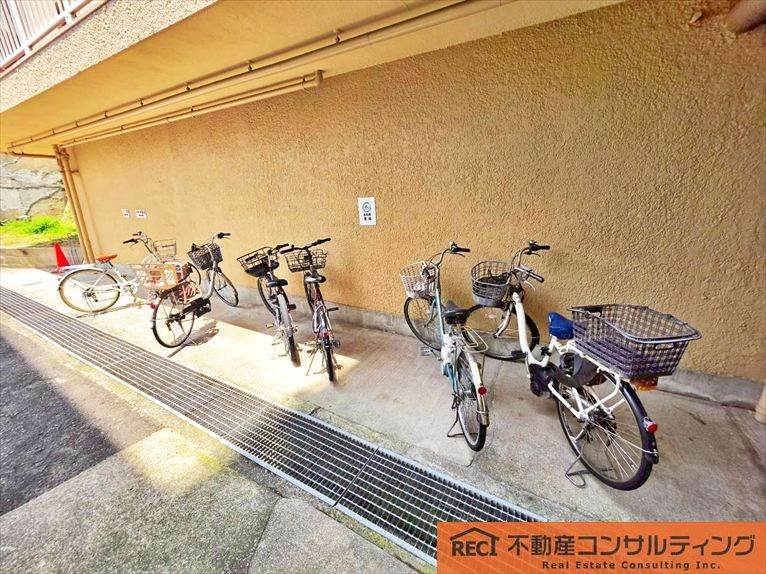 スターハイツ住吉川の駐車場