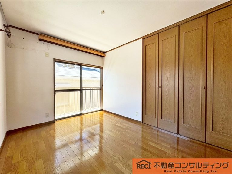 神戸市東灘区西岡本6丁目　中古戸建の洋室