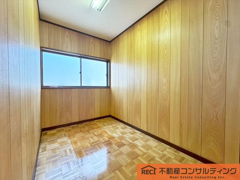 神戸市東灘区西岡本6丁目　中古戸建の洋室