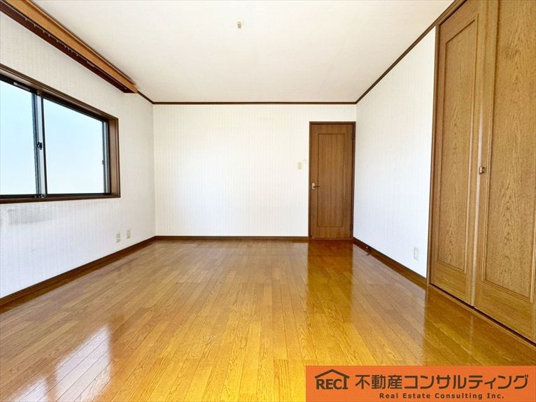 神戸市東灘区西岡本6丁目　中古戸建の洋室