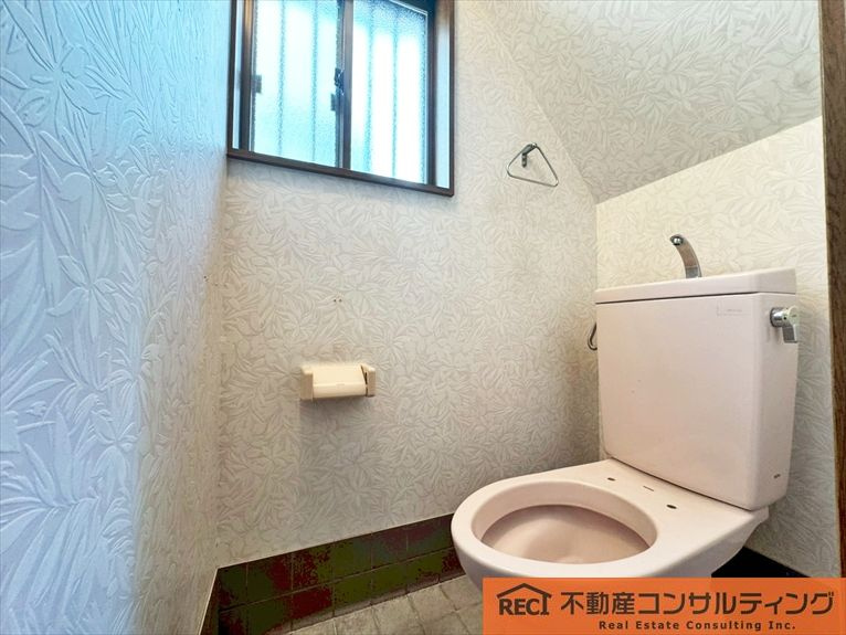 神戸市東灘区西岡本6丁目　中古戸建のトイレ