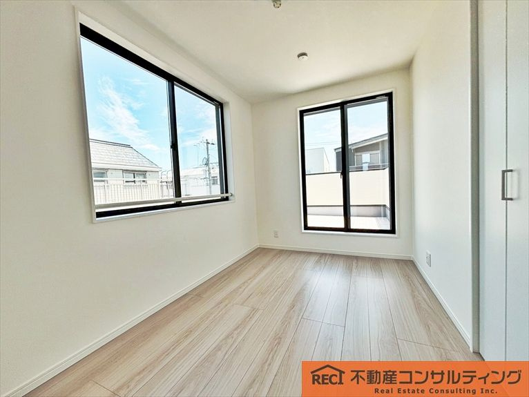 西宮市今津久寿川町　新築戸建の洋室