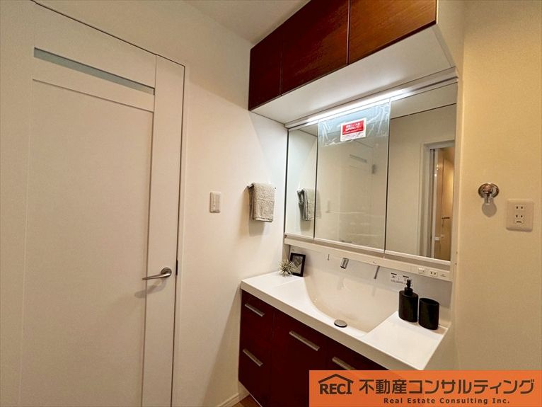 西宮市今津久寿川町　新築戸建の独立洗面台
