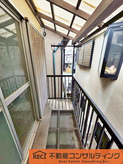西宮市甲子園町　中古戸建のバルコニー