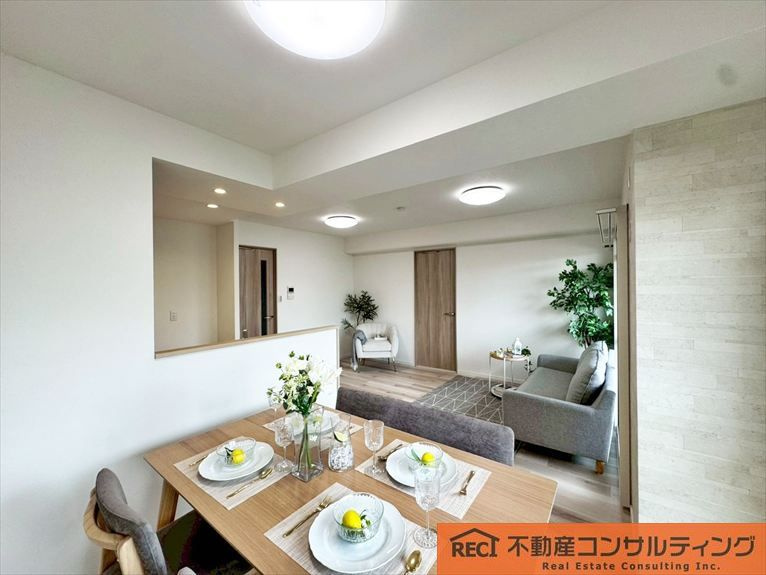 甲南セラード東灘の内装|北東角部屋！全室バルコニーに面する開放感のある室内です！