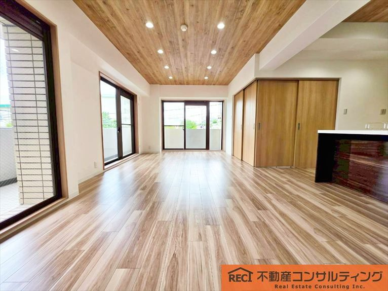 ドムール六甲山手の洋室