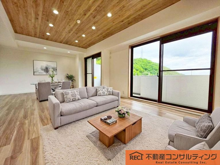 ドムール六甲山手の洋室