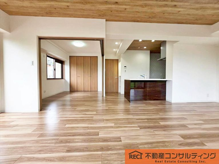 ドムール六甲山手の居間・リビング