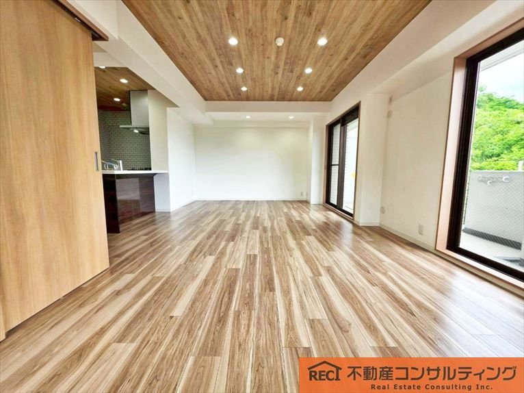 ドムール六甲山手の洋室