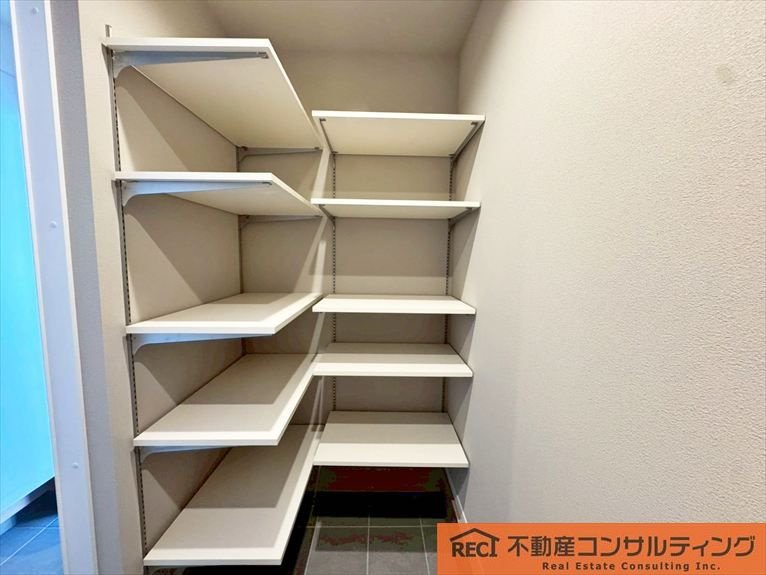 神戸市灘区灘北通５丁目　新築戸建の収納