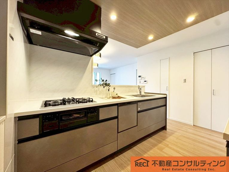 神戸市灘区灘北通５丁目　新築戸建のキッチン