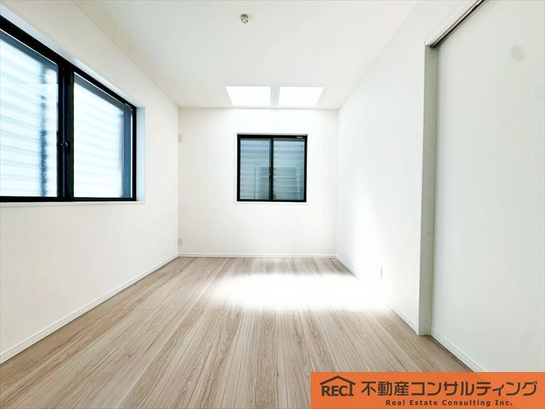 神戸市灘区灘北通５丁目　新築戸建の洋室