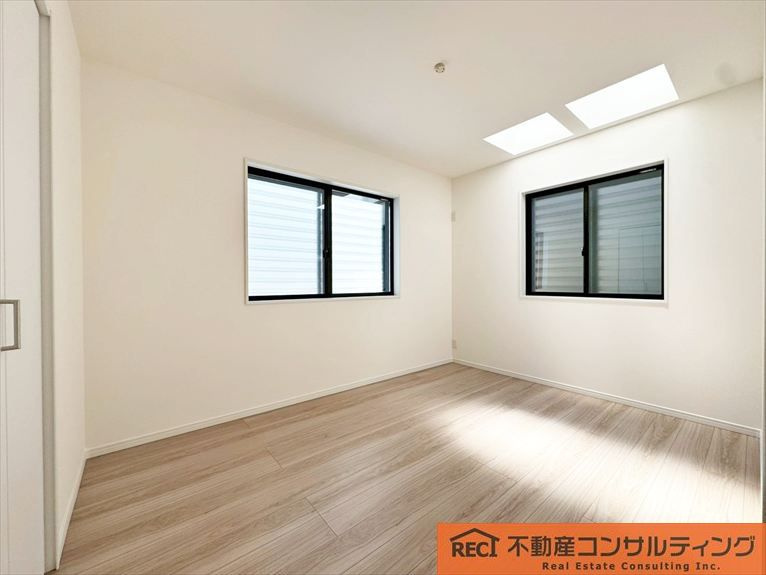 神戸市灘区灘北通５丁目　新築戸建の洋室