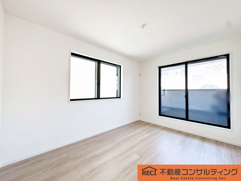 神戸市灘区灘北通５丁目　新築戸建の洋室