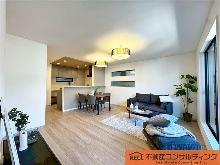 神戸市灘区灘北通５丁目　新築戸建の居間・リビング