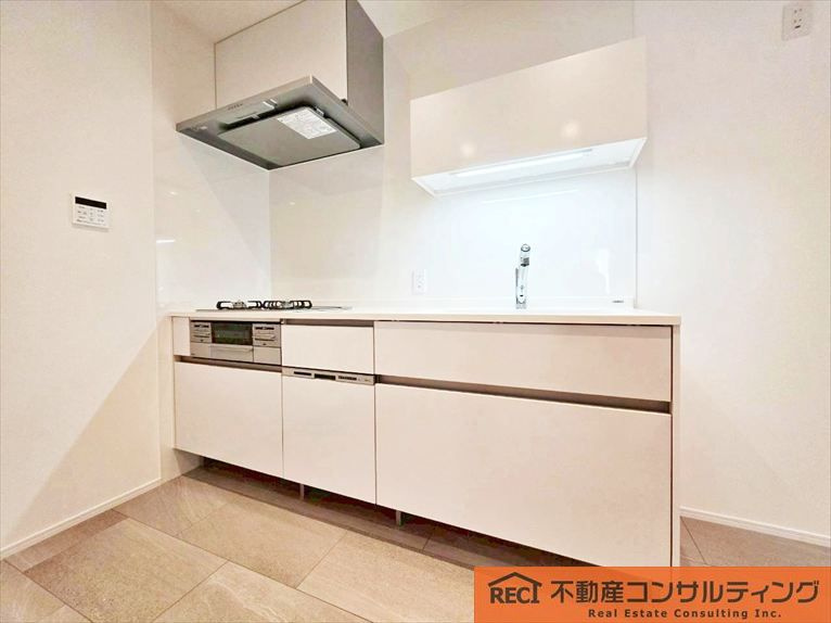 神戸市灘区城の下通3丁目　中古戸建のキッチン