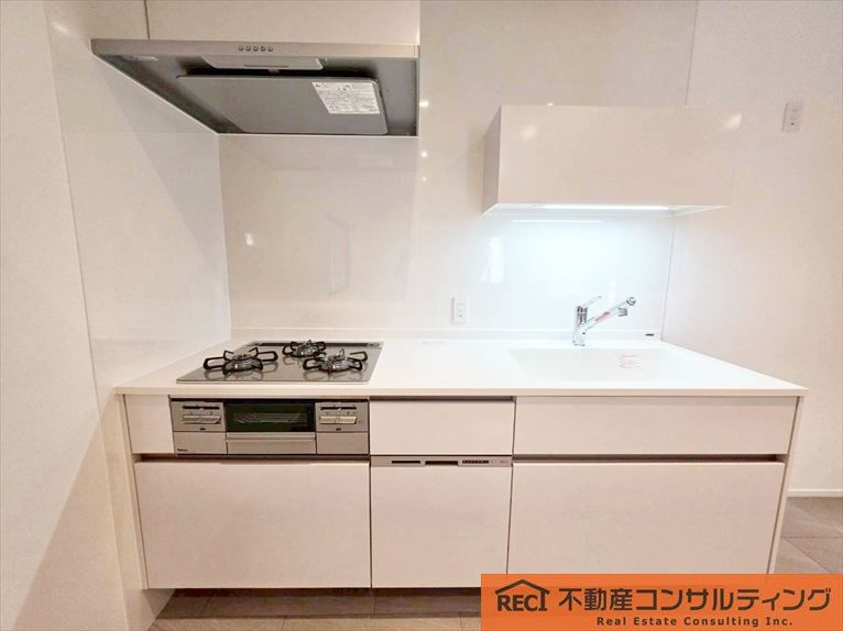 神戸市灘区城の下通3丁目　中古戸建のキッチン|外壁塗装・防水・配管工事も実施済み
