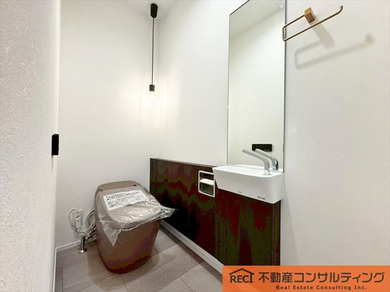 神戸市灘区城の下通3丁目　中古戸建のトイレ